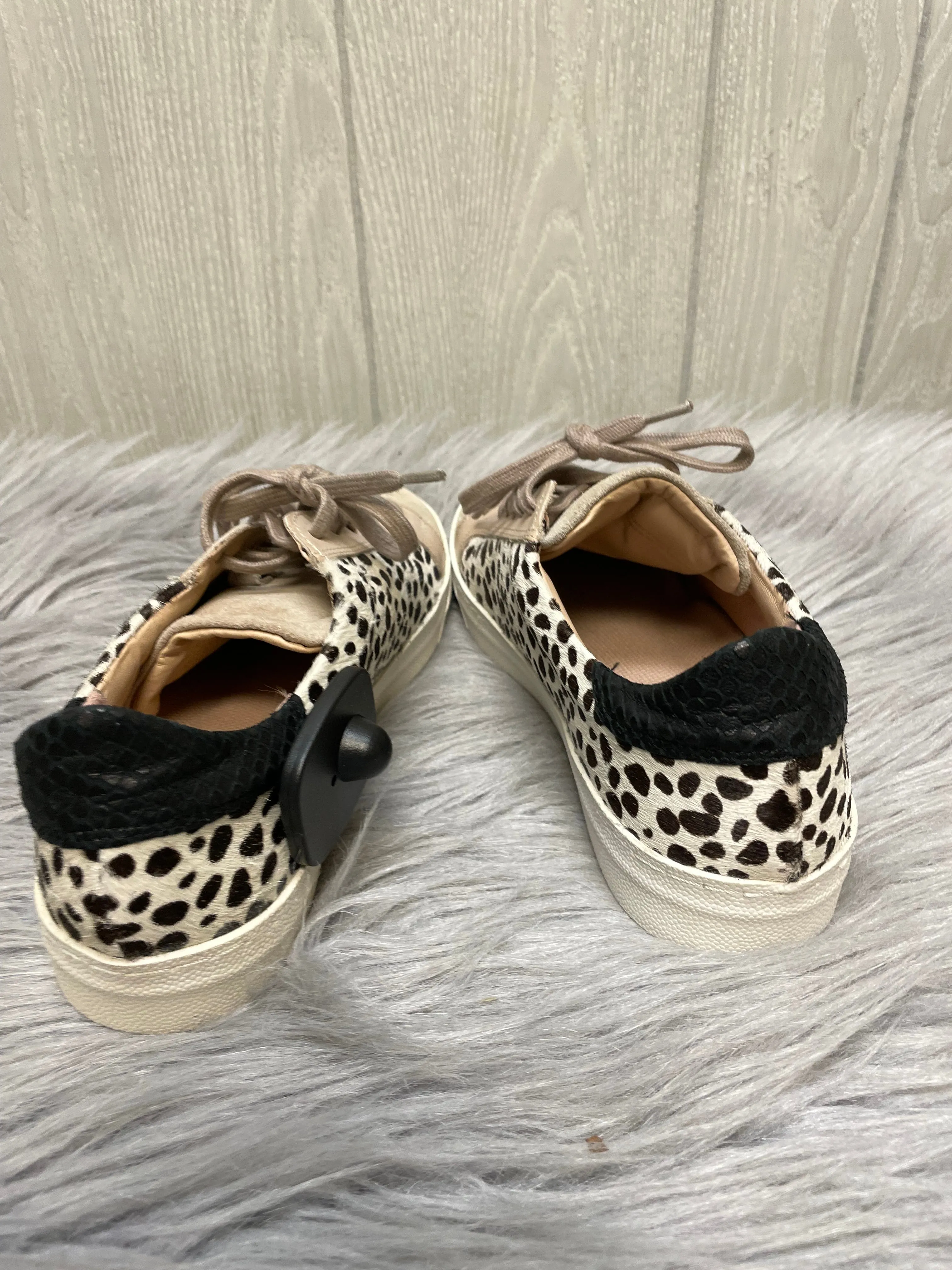 Animal Print Shoes Sneakers Crevo, Size 7.5